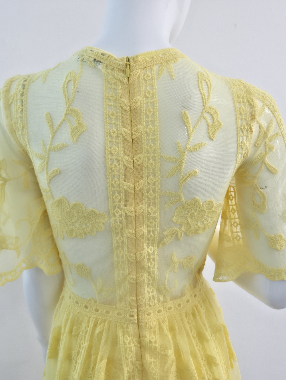 Socialite Yellow Floral Lace V-Neck Mini Dress Size Small - Picture 8 of 16